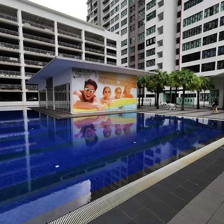 06- Austin Regency Taman Mount Austin Studio 4-5Pax جوهر بهرو المظهر الخارجي الصورة
